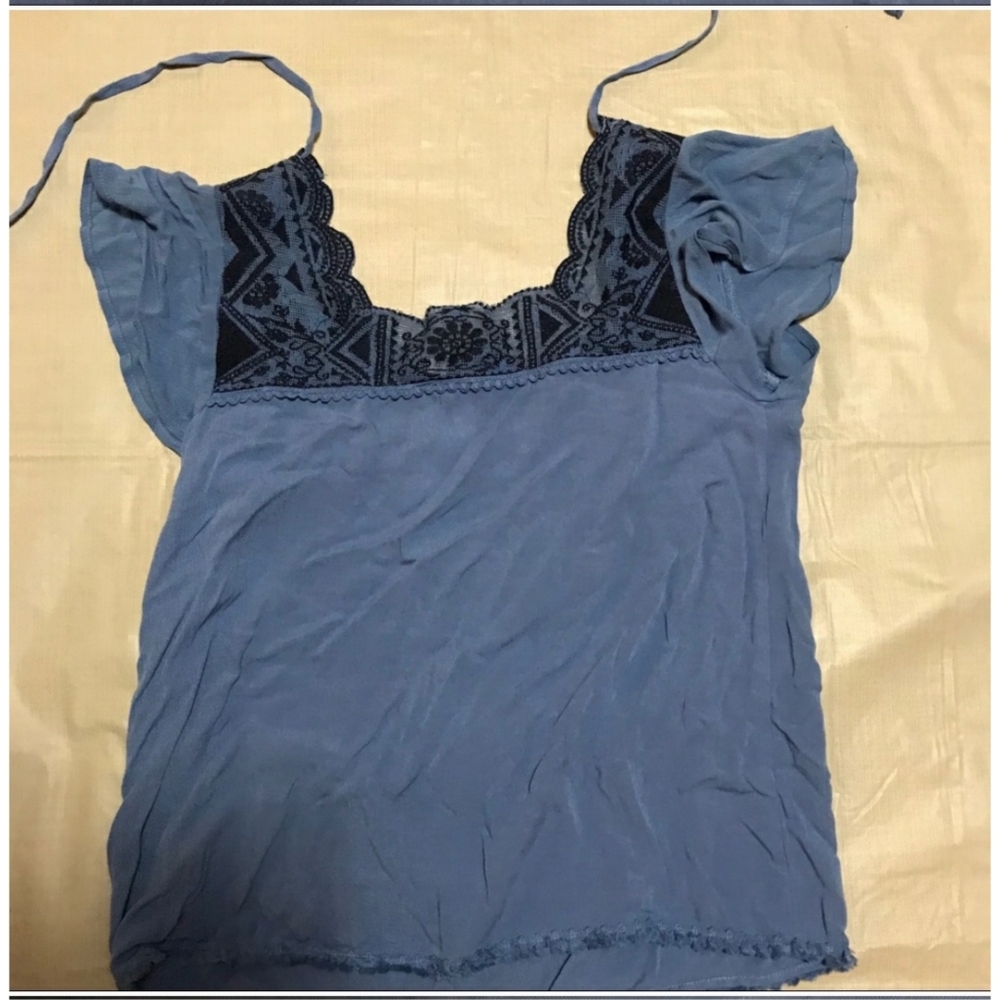 EUC Size Medium Embroided Francescas Blouse - Picture 2 of 3